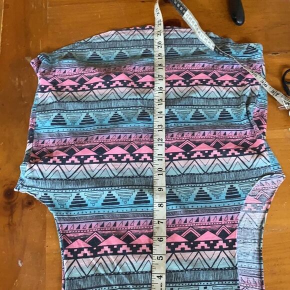 PINK Victoria's Secret Aztec Tribal Pink Blue/Pink Ombre Pocket Tank XS - Picture 5 of 9
